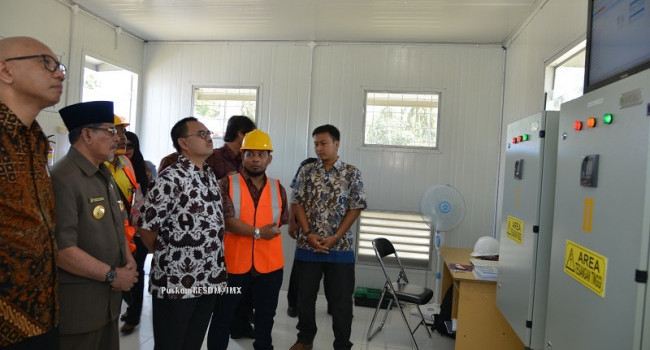 Presiden dan Menteri ESDM meresmikan PLTS Hybrid dan PLTMH di Morotai, Maluku Utara.