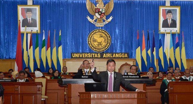 Menteri ESDM Ignasius Jonan memberikan kuliah umum di Universitas Airlangga, Surabaya