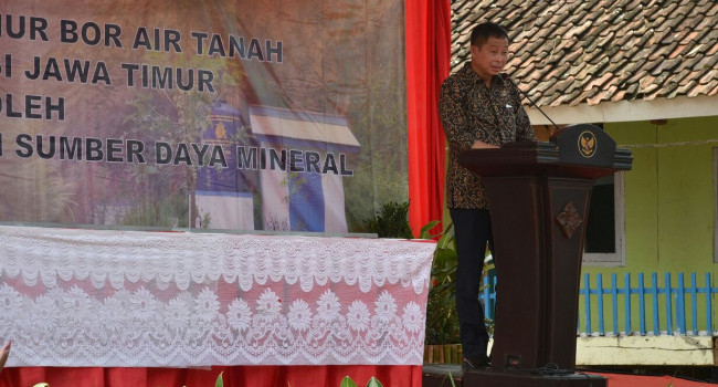 Menteri ESDM Ignasius Jonan Meresmikan Sumur Bor Air Bersih untuk Pesantren di Jember, Jawa Timur, (7/4/2018)  Menteri ESDM Ignasius
