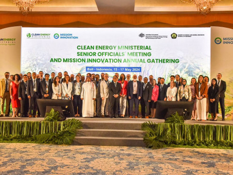 Mewakili Menteri ESDM, Sekjen ESDM bersama Dirjen EBTKE Memberikan Welcoming Remarks Clean Energy Ministerial (CEM) Senior Official's Meeting (SOM) and Mission Innovation (MI) Annual Gathering di Bali, Rabu (15/5)