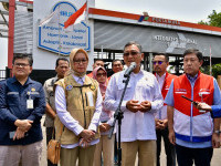 Pantau Integrated Terminal Surabaya, Menteri ESDM Pastikan Stok BBM Aman Selama Periode Libur Idul Fitri Tahun 2024  