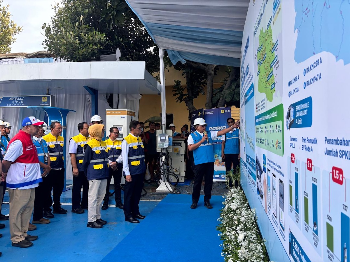 Pastikan Stok BBM dan LPG Aman, Wamen ESDM Tinjau TBBM Cikampek dan Rest Area KM 57