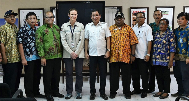 Menteri ESDM bersama Presdir BP Indonesia dan Bupati Teluk Bintuni