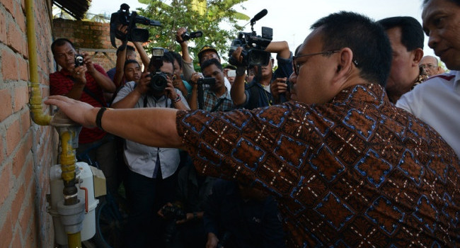 Menteri ESDM meninjau langsung rumah warga yang sudah dialiri Jargas di Desa Wonosari, Sumatera Selatan