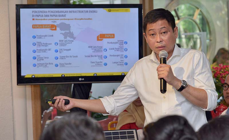 Menteri Jonan menjelaskan dalam diskusi media dengan tema Visi Indonesia Sentris Pemerataan di Papua hari ini (Minggu, 5/3), bahwa kebijakan dan pembangunan sektor ESDM di Indonesia Timur sangat nyata. 