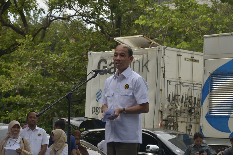 Wakil Menteri ESDM memberikan sambutan sebelum pelepasan roadshow kendaraan berbasis BBG di Lapangan Parkir IRTI Monas. 
