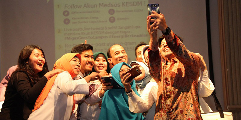 Foto bersama Wamen Arcandra dengan Civitas Academica Universitas Trisakti (17/3)