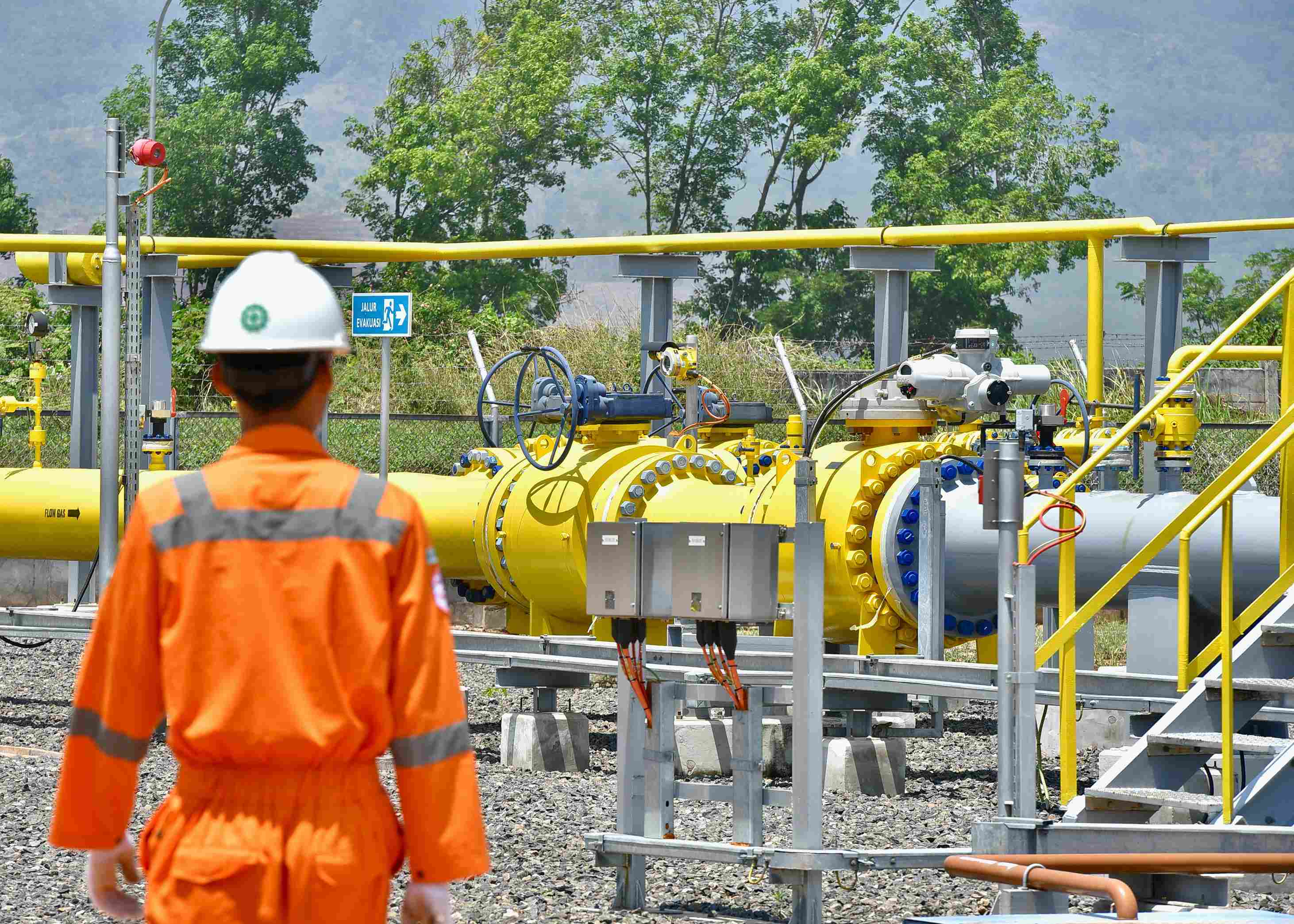 Menteri Energi dan Sumber Daya Mineral (ESDM) Bahlil Lahadalia, Meresmikan Proyek Strategis Nasional, yakni pipa gas transmisi Cirebon-Semarang (Cisem) tahap 2 (Ruas Batang - Cirebon - Kandang Haur) di Batang, Senin (30/9)