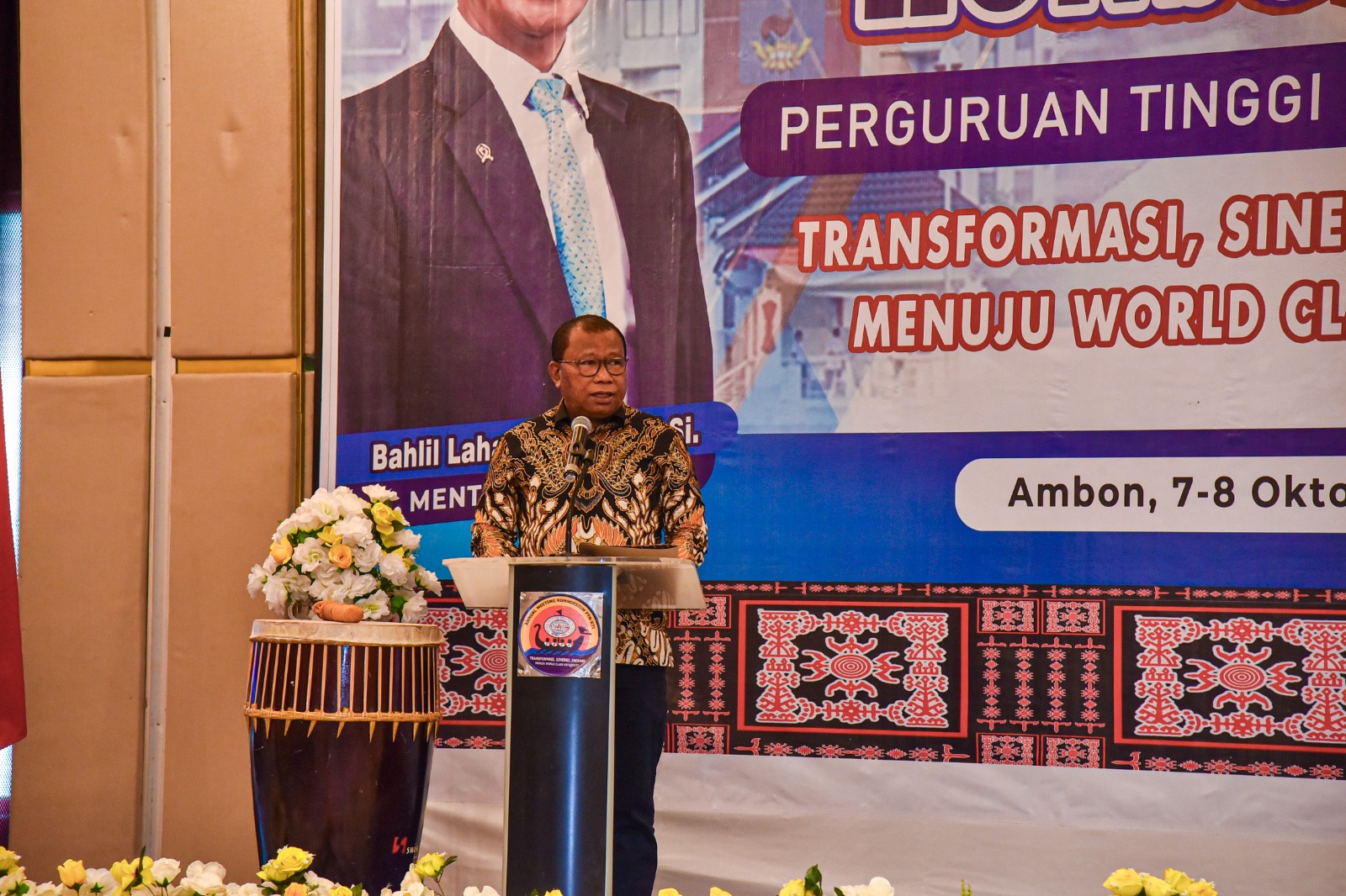 Menteri Energi dan Sumber Daya Mineral (ESDM) Bahlil Lahadalia Secara Resmi Membuka Annual Meeting atau Pertemuan Tahunan Pimpinan Perguruan Tinggi Negeri (PTN) se-Kawasan Timur Indonesia (KTI) di Ambon, Senin (7/10)