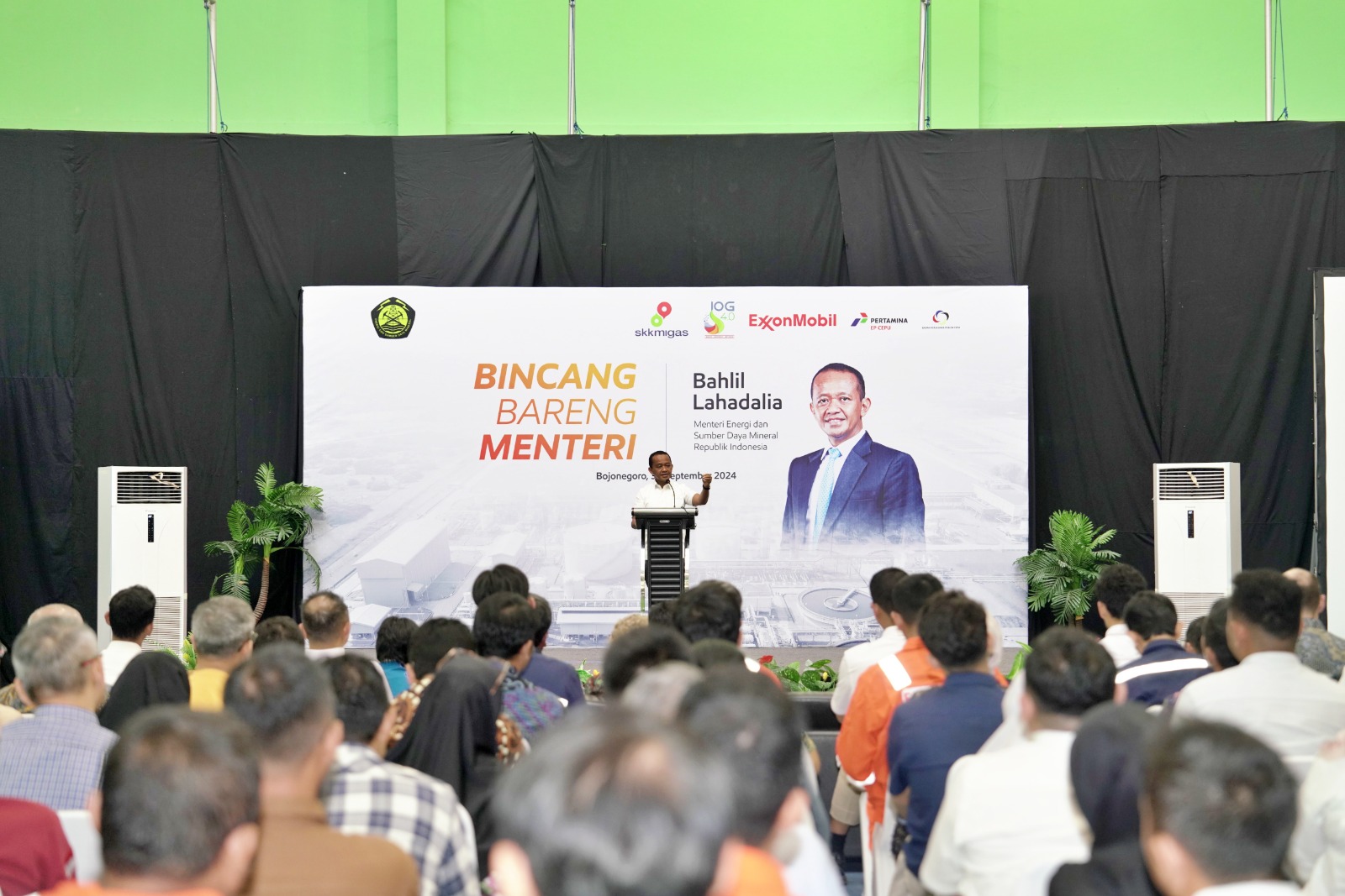 Menteri Energi dan Sumber Daya Mineral (ESDM) didampingi Plt Direktur Jenderal Minyak dan Gas Bumi dan Kepala SKK Migas melakukan kunjungan kerja ke Lapangan Banyu Urip ExxonMobil, Bojonegoro, Senin (30/9)