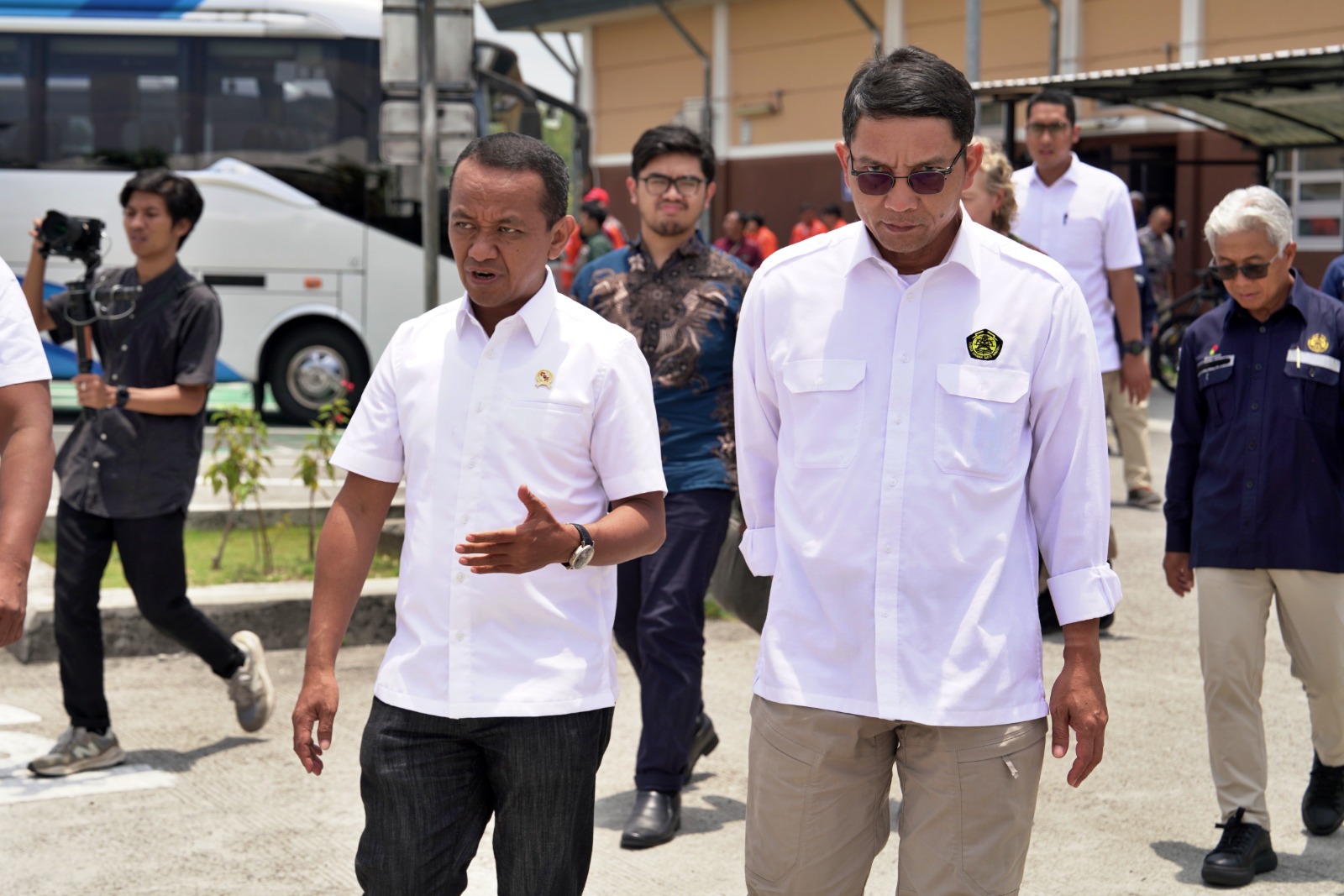 Menteri Energi dan Sumber Daya Mineral (ESDM) didampingi Plt Direktur Jenderal Minyak dan Gas Bumi dan Kepala SKK Migas melakukan kunjungan kerja ke Lapangan Banyu Urip ExxonMobil, Bojonegoro, Senin (30/9)