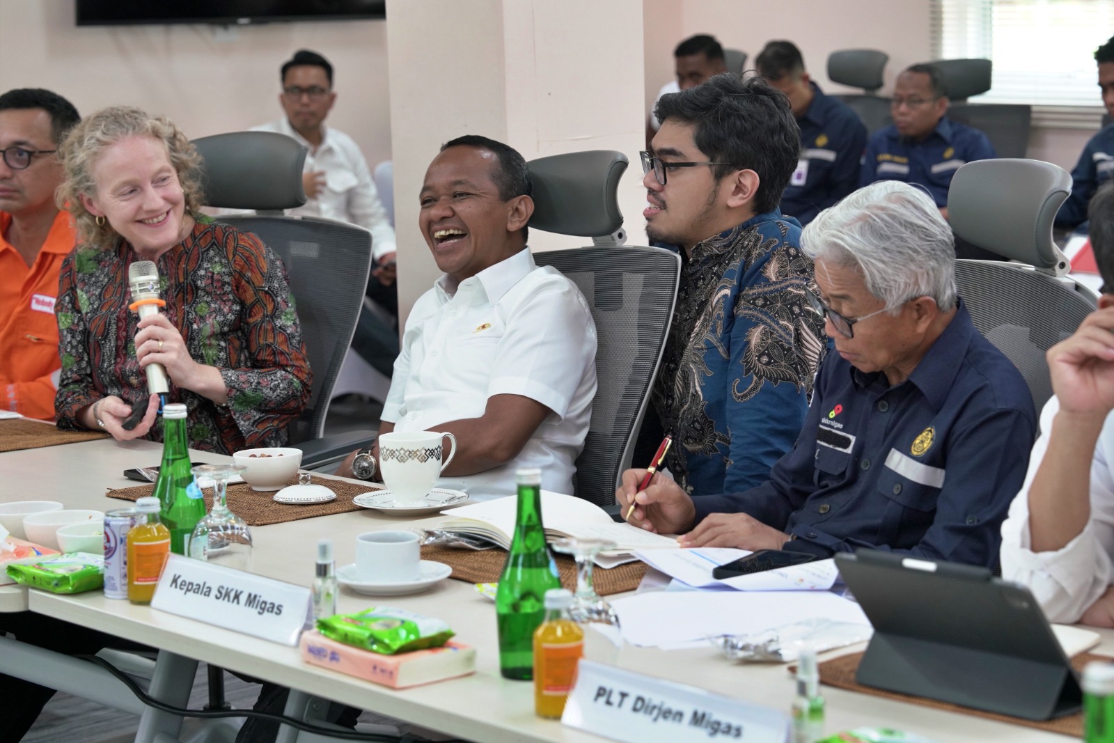 Menteri Energi dan Sumber Daya Mineral (ESDM) didampingi Plt Direktur Jenderal Minyak dan Gas Bumi dan Kepala SKK Migas melakukan kunjungan kerja ke Lapangan Banyu Urip ExxonMobil, Bojonegoro, Senin (30/9)