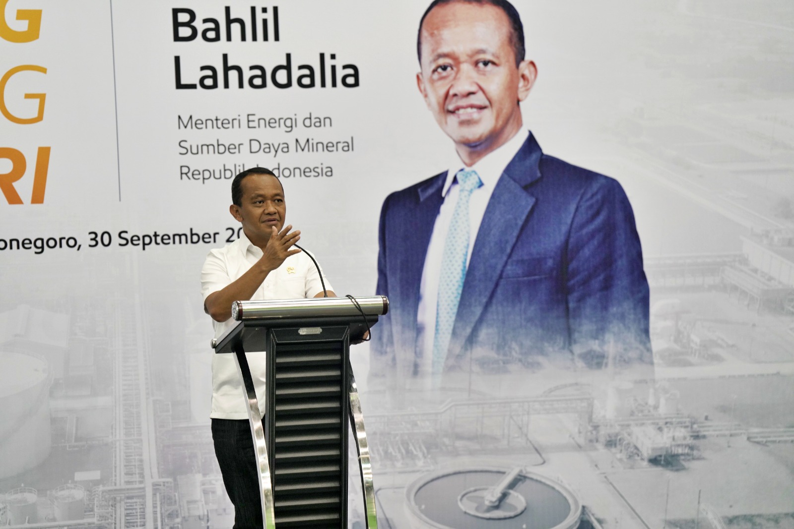 Menteri Energi dan Sumber Daya Mineral (ESDM) didampingi Plt Direktur Jenderal Minyak dan Gas Bumi dan Kepala SKK Migas melakukan kunjungan kerja ke Lapangan Banyu Urip ExxonMobil, Bojonegoro, Senin (30/9)