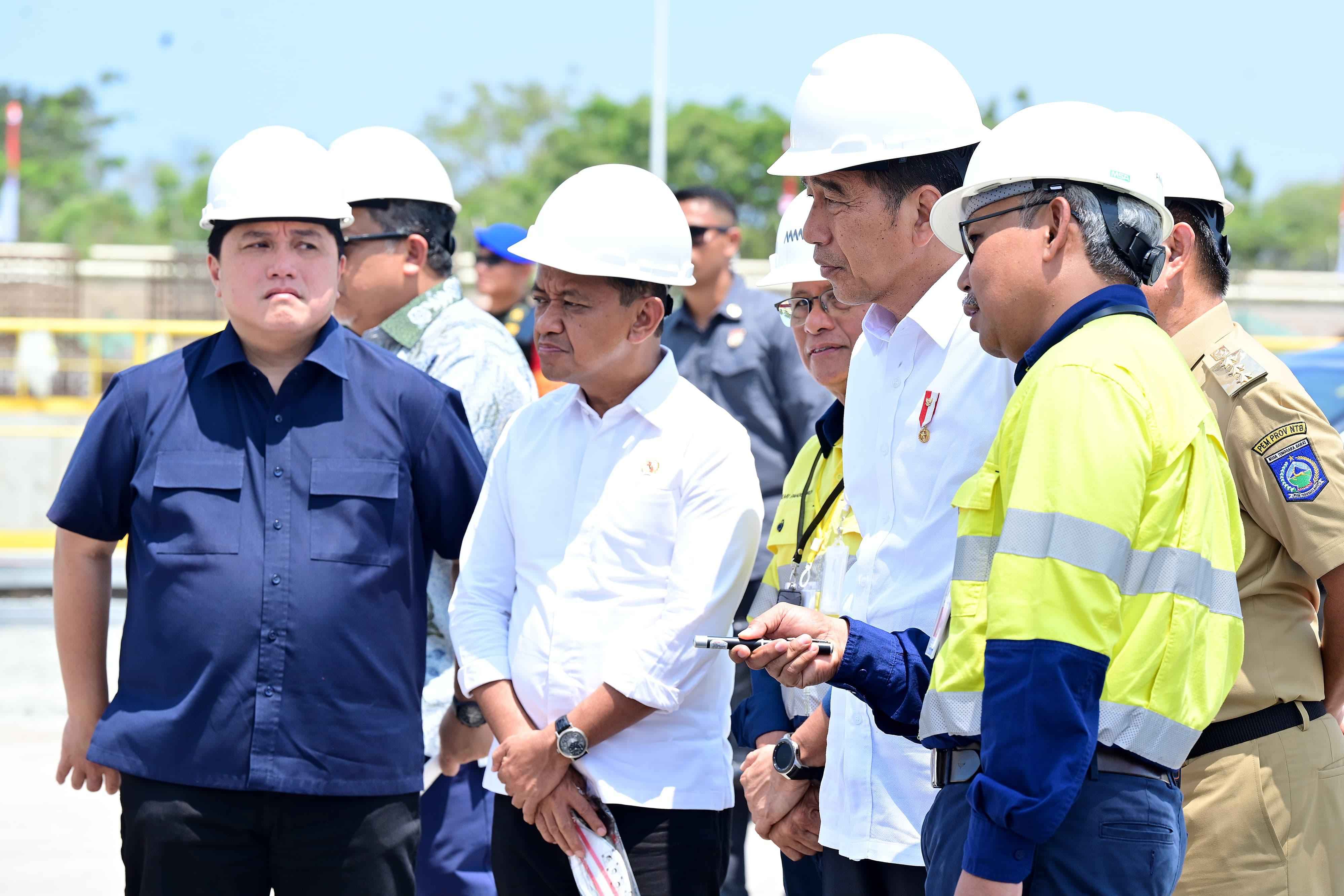 Menteri ESDM Mendampingi Presiden Joko Widodo Meresemikan  Smelter Katoda Tembaga dan Smelter Precious Metal Refinery PT Amman Mineral Nusa Tenggara di Kabupaten Sumbawa Barat, Provinsi Nusa Tenggara Barat, Senin (23/9)