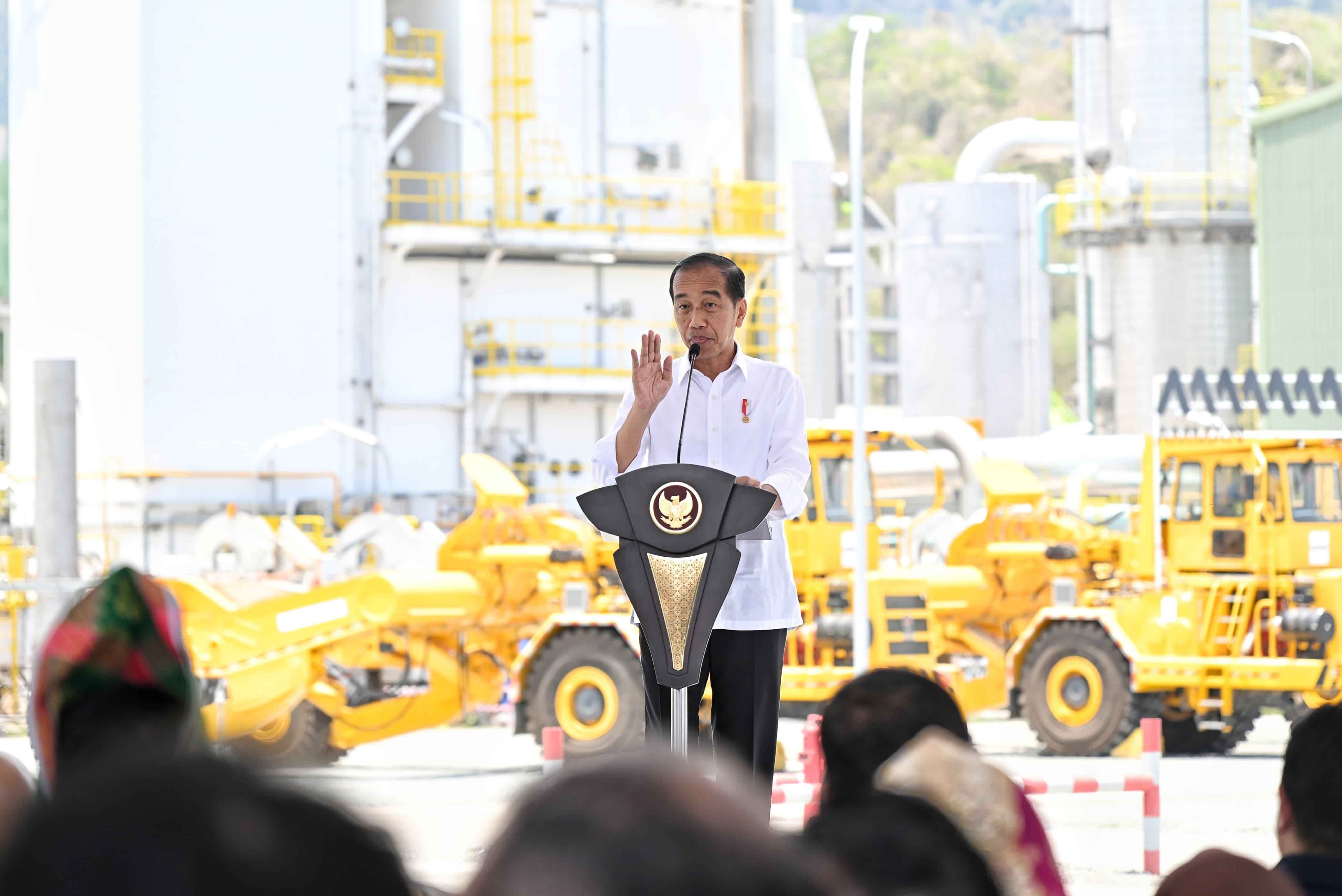 Menteri ESDM Mendampingi Presiden Joko Widodo Meresemikan  Smelter Katoda Tembaga dan Smelter Precious Metal Refinery PT Amman Mineral Nusa Tenggara di Kabupaten Sumbawa Barat, Provinsi Nusa Tenggara Barat, Senin (23/9)