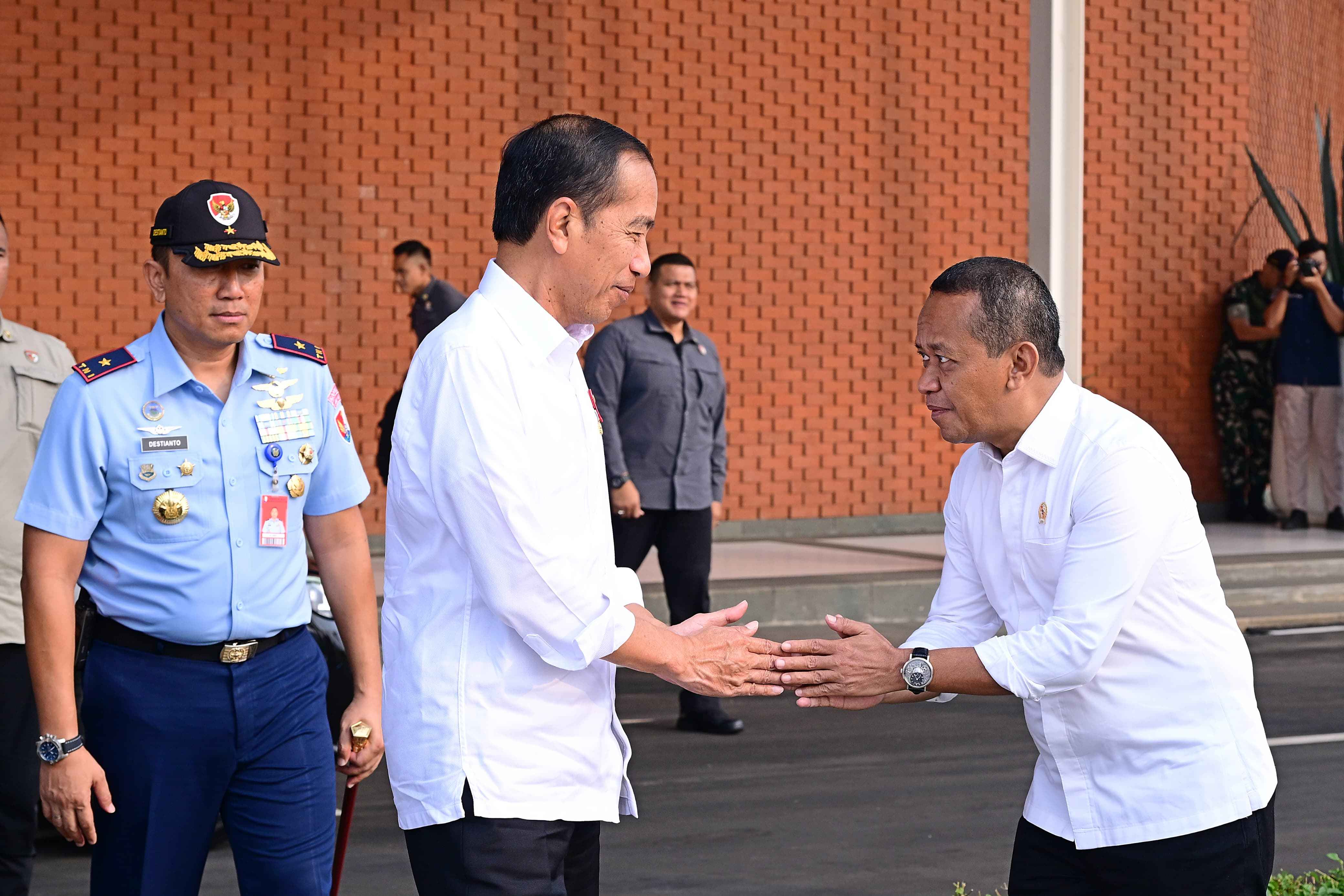 Menteri ESDM Mendampingi Presiden Joko Widodo Meresemikan  Smelter Katoda Tembaga dan Smelter Precious Metal Refinery PT Amman Mineral Nusa Tenggara di Kabupaten Sumbawa Barat, Provinsi Nusa Tenggara Barat, Senin (23/9)