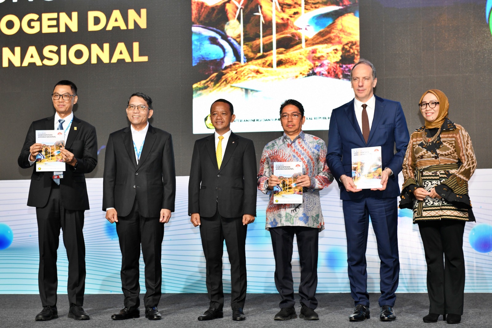 Menteri ESDM menghadiri dan membuka Global Hydrogen Ecosystem Summit (GHES) 2025, Jakarta, Selasa (15/4)