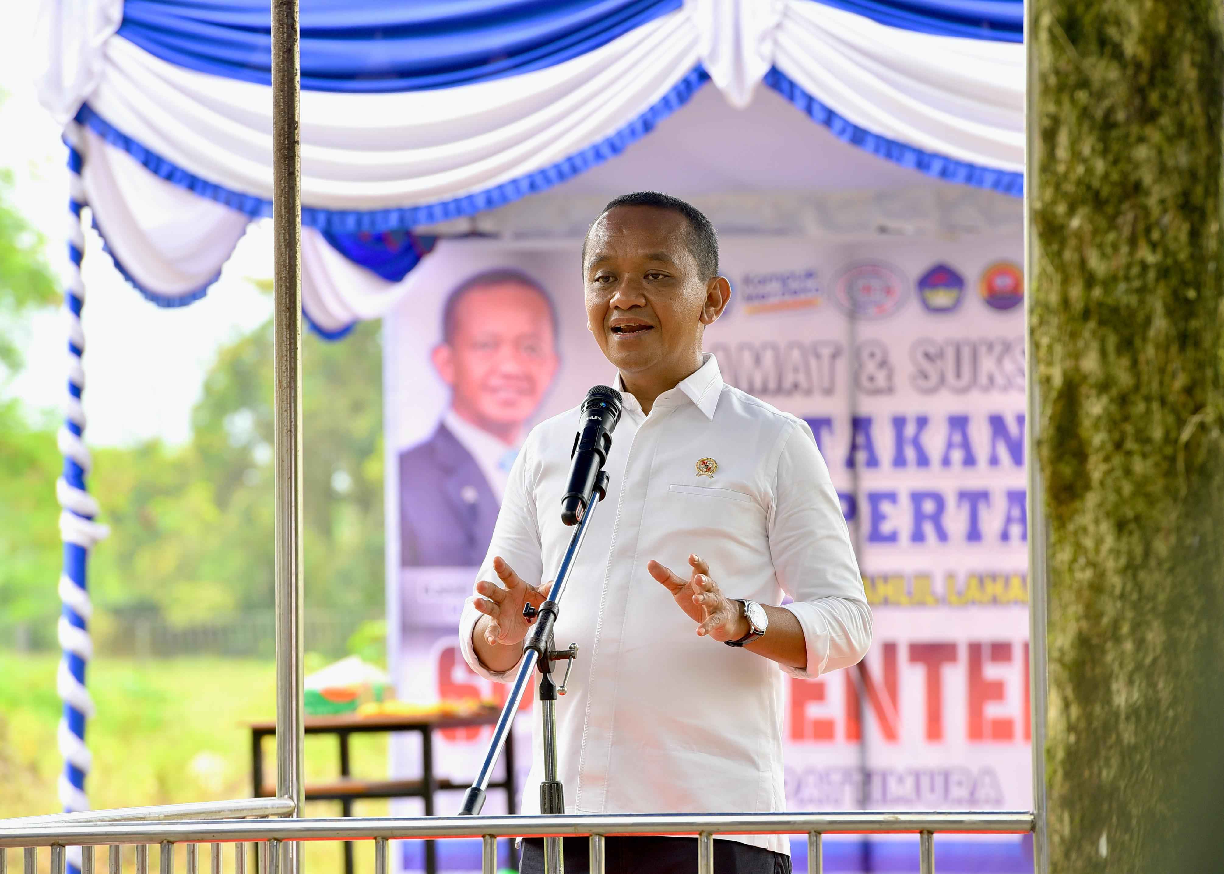 Peletakan Batu Pertama Prof. Lestaluhu Sport Center, Universitas Pattimura, Ambon (7/10)