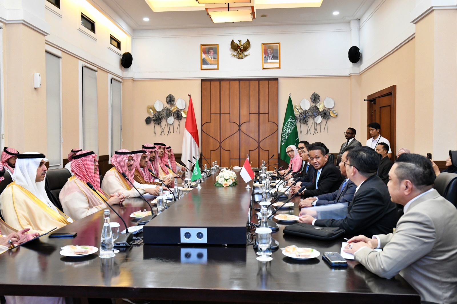 Pertemuan Bilateral dan Penandatanganan Nota Kesepahaman tentang Sumber Daya Mineral antara Menteri ESDM dengan Menteri Perindustrian dan, Sumber Daya Mineral Arab Saudi, Kamis (17/4) 