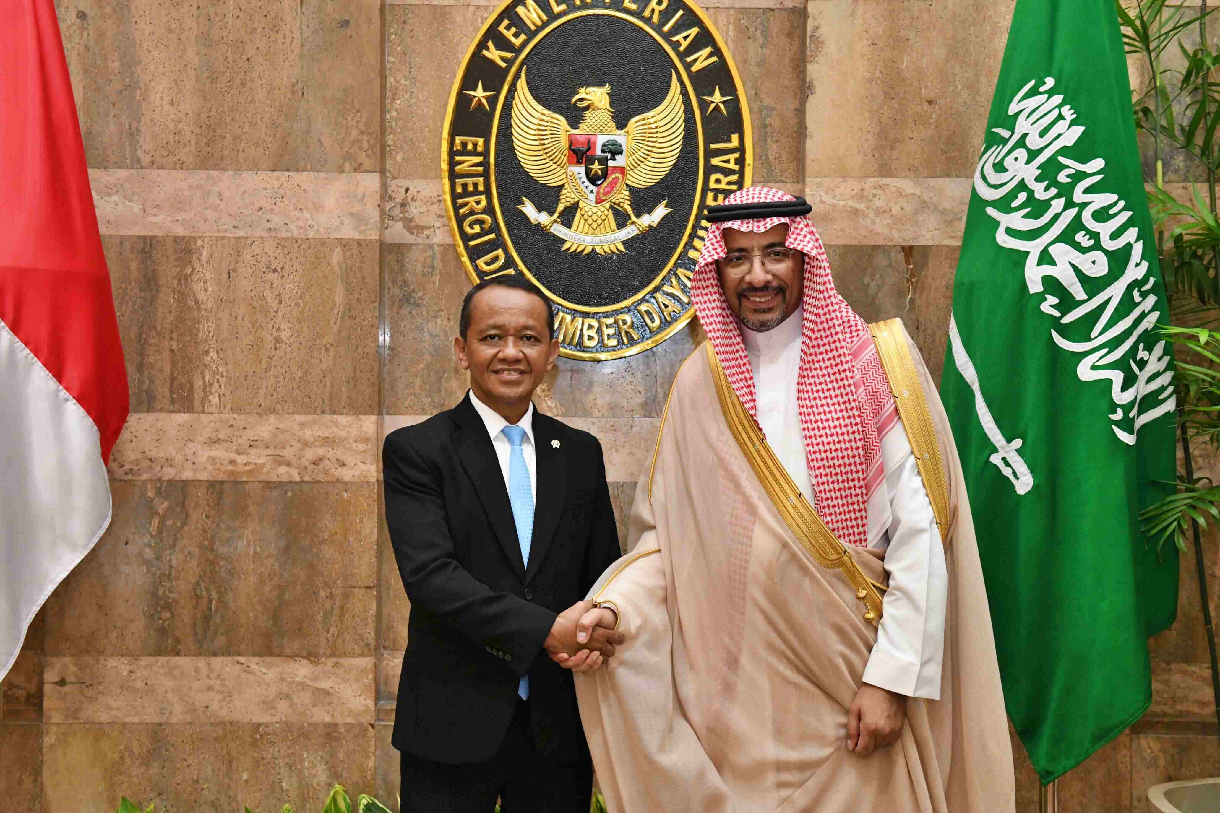 Pertemuan Bilateral dan Penandatanganan Nota Kesepahaman tentang Sumber Daya Mineral antara Menteri ESDM dengan Menteri Perindustrian dan, Sumber Daya Mineral Arab Saudi, Kamis (17/4) 