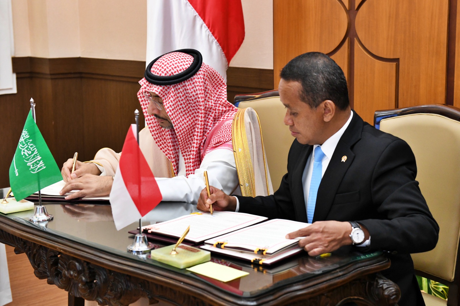 Pertemuan Bilateral dan Penandatanganan Nota Kesepahaman tentang Sumber Daya Mineral antara Menteri ESDM dengan Menteri Perindustrian dan, Sumber Daya Mineral Arab Saudi, Kamis (17/4) 