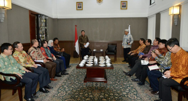 Minister of EMR and CEO of Mining Companies in Indonesia Meeting (14/07) 