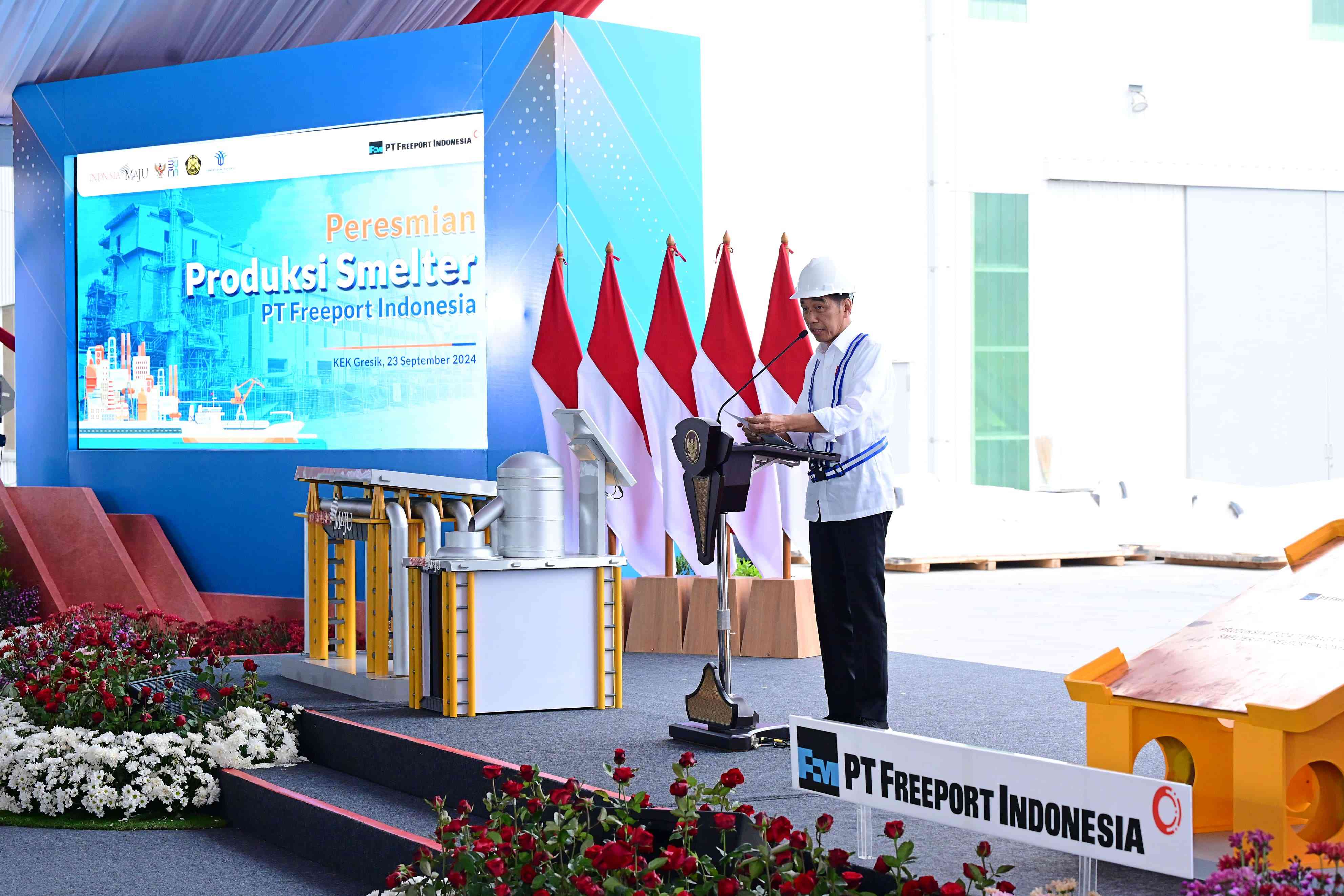 Presiden Joko Widodo Didampingi Menteri ESDM Meresmikan Smelter Single Line Terbesar di Dunia, Gresik (23/9)