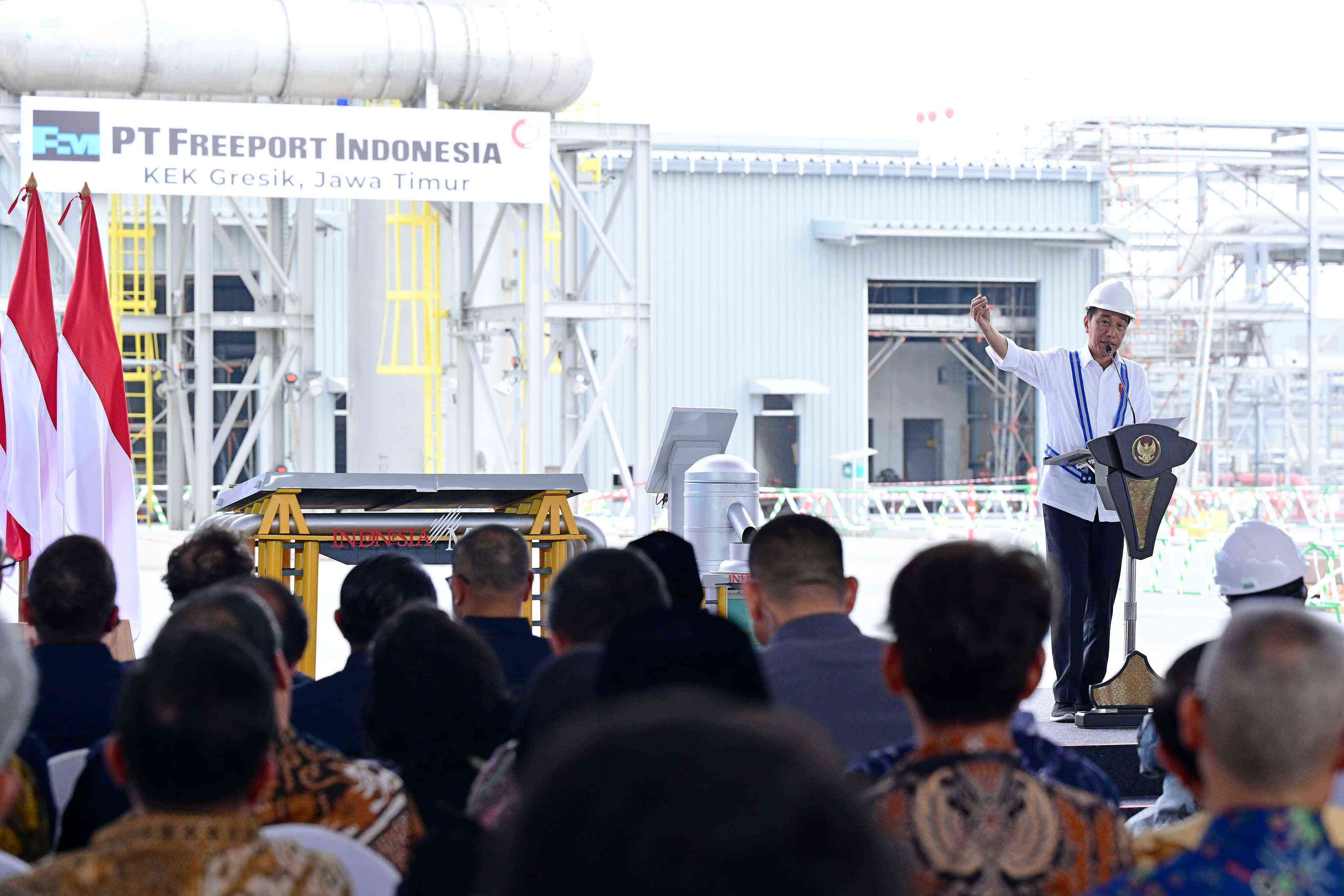 Presiden Joko Widodo Didampingi Menteri ESDM Meresmikan Smelter Single Line Terbesar di Dunia, Gresik (23/9)