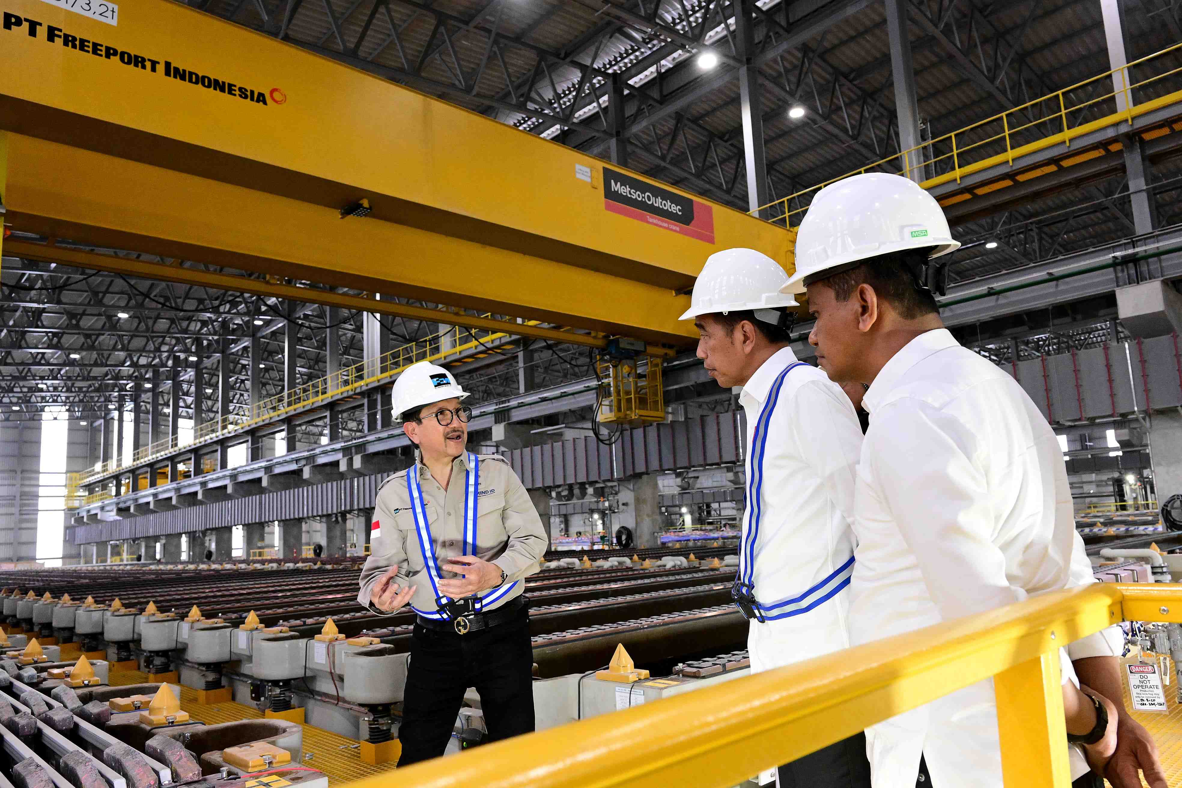 Presiden Joko Widodo Didampingi Menteri ESDM Meresmikan Smelter Single Line Terbesar di Dunia, Gresik (23/9)