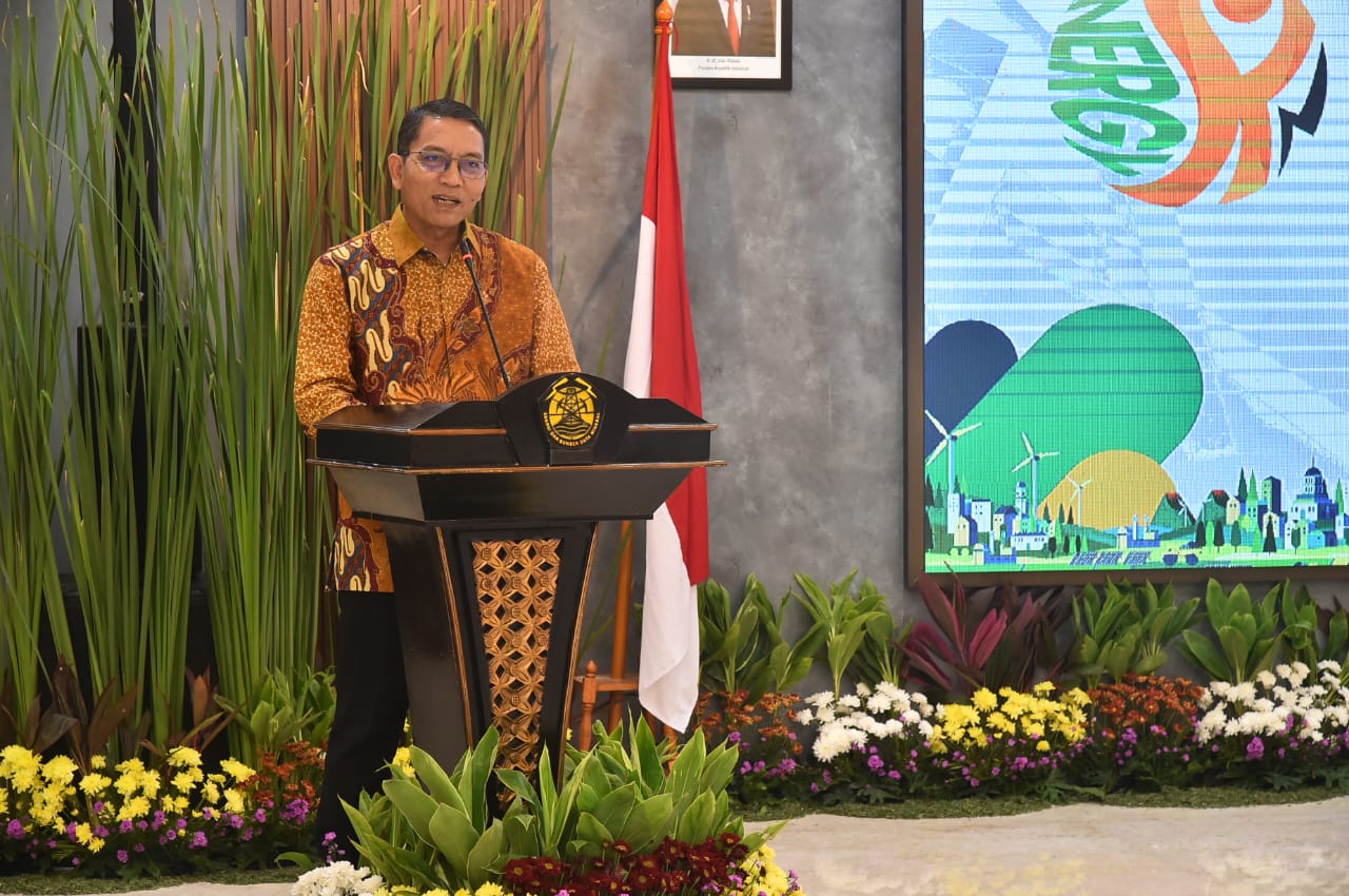 Sekjen ESDM Membuka Launching Human Capital Summit 2025 di Jakarta, Kamis (26/9)