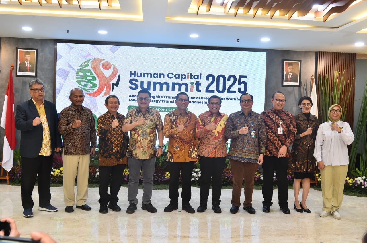 Sekjen ESDM Membuka Launching Human Capital Summit 2025 di Jakarta, Kamis (26/9)
