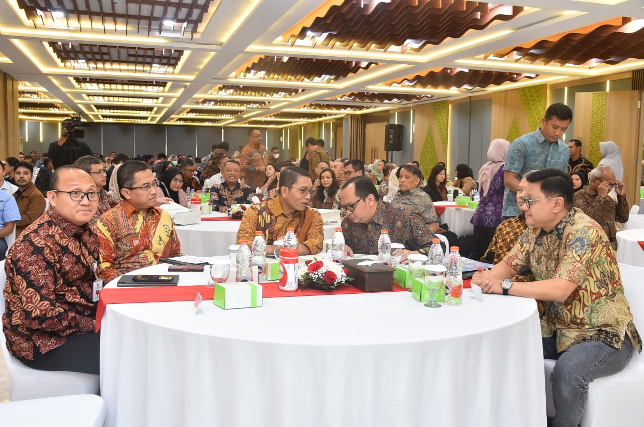 Sekjen ESDM Membuka Launching Human Capital Summit 2025 di Jakarta, Kamis (26/9)
