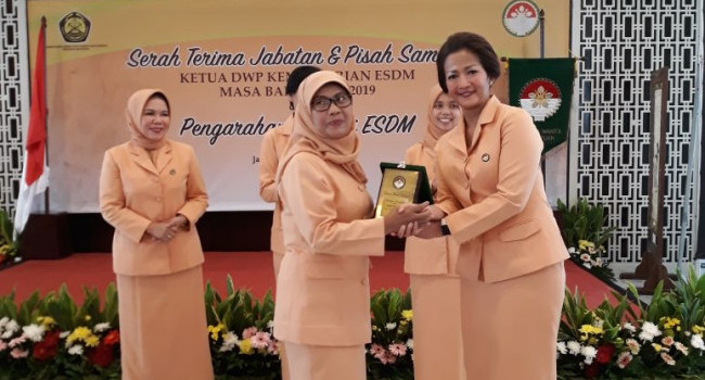 Serah Terima Jabatan dan Pisah Sambut Ketua Dharma Wanita Persatuan Kementerian ESDM Masa Bakti 2014-2019