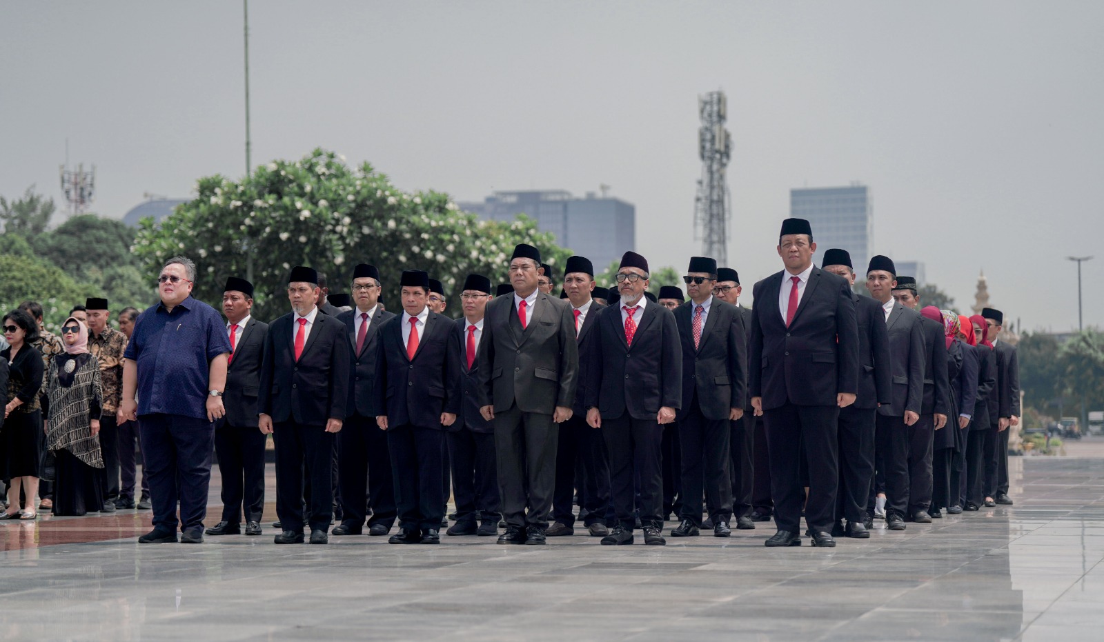 Tabung Bunga dan Renungan Bersama Peringatan Hari Jadi Pertambangan dan Energi Ke-79 di TMP Kalibata, Sabtu 28 September 2024