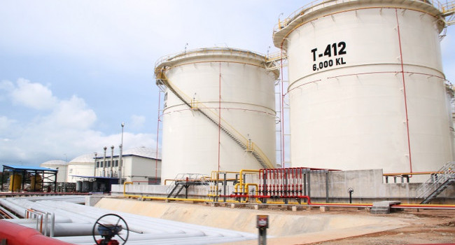 Tangki penyimpanan berkapasitas 6.000 kilo liter di fasilitas terminal BBM milik PT Oiltanking Karimun.