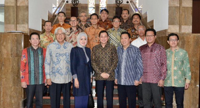 Pertemuan Menteri ESDM dengan CEO Perusahaan Pertambangan di Indonesia (14/07).