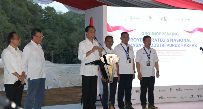 Presiden RI Didampingi Menteri ESDM Groundbreaking Proyek Kawasan Industri Pupuk di Fakfak