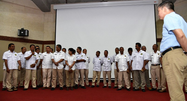 Minggu (04/12), Menteri ESDM bertemu dengan 22 pengamat gunungapi yang bertugas di Gunungapi Batur dan Gunungapi di wilayah Bali, Nusa Tenggara Barat, dan Nusa Tenggara Timur. Saat berbincang dengan para pengamat gunungapi, Menteri ESDM mengatakan ba...