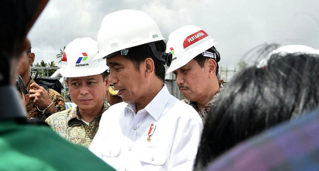 Presiden Joko Widodo dalam sambutannya menerangkan bahwa pembangunan dan investasi Pembangkit listrik baru harus sejalan dengan dengan penyerapan tenaga kerja lokal, hal ini terkait dengan peningkatan ekonomi di masing-masing daerah. “Sebagai conto...