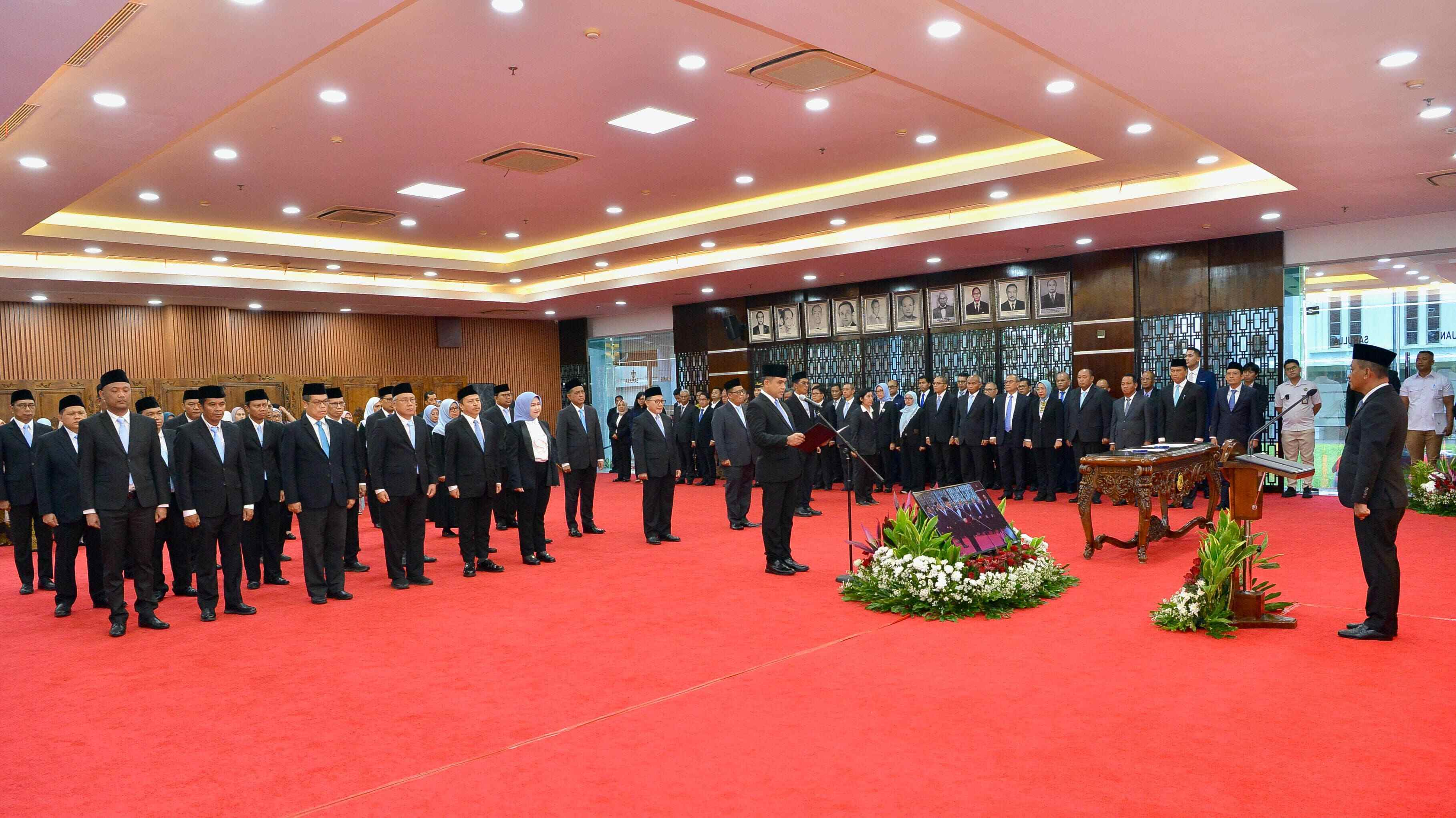 Menteri ESDM Melantik Pejabat Tinggi Pratama Kementerian ESDM, Senin (24/11)