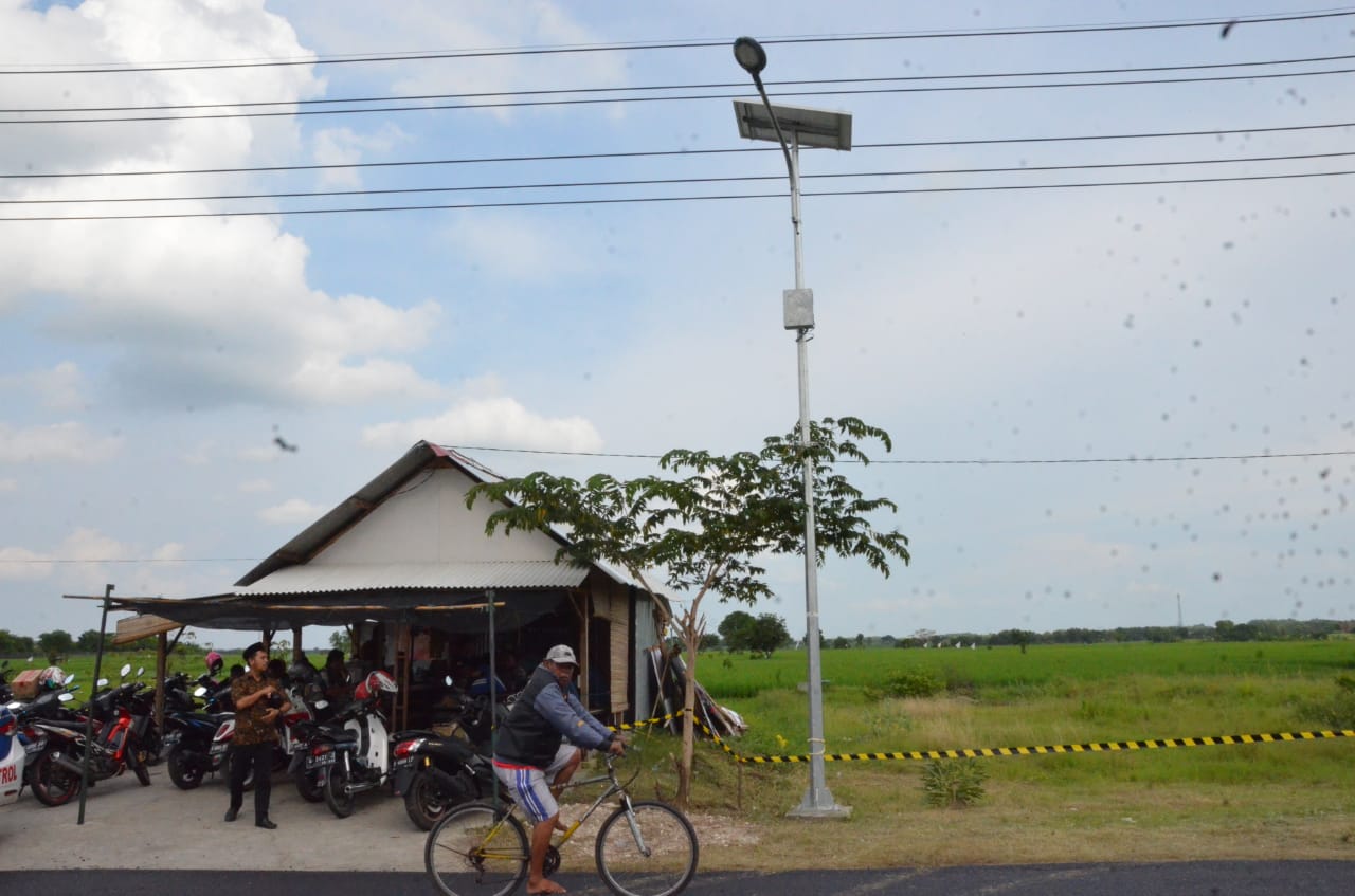 1.200 Lampu Tenaga Surya Terangi Jalan Raya di Empat Kabupaten Jatim