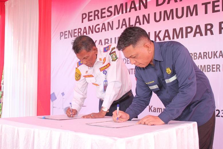 175 Lampu Surya Terpasang, Dukung Keamanan dan Aktivitas Warga Kampar di Malam Hari