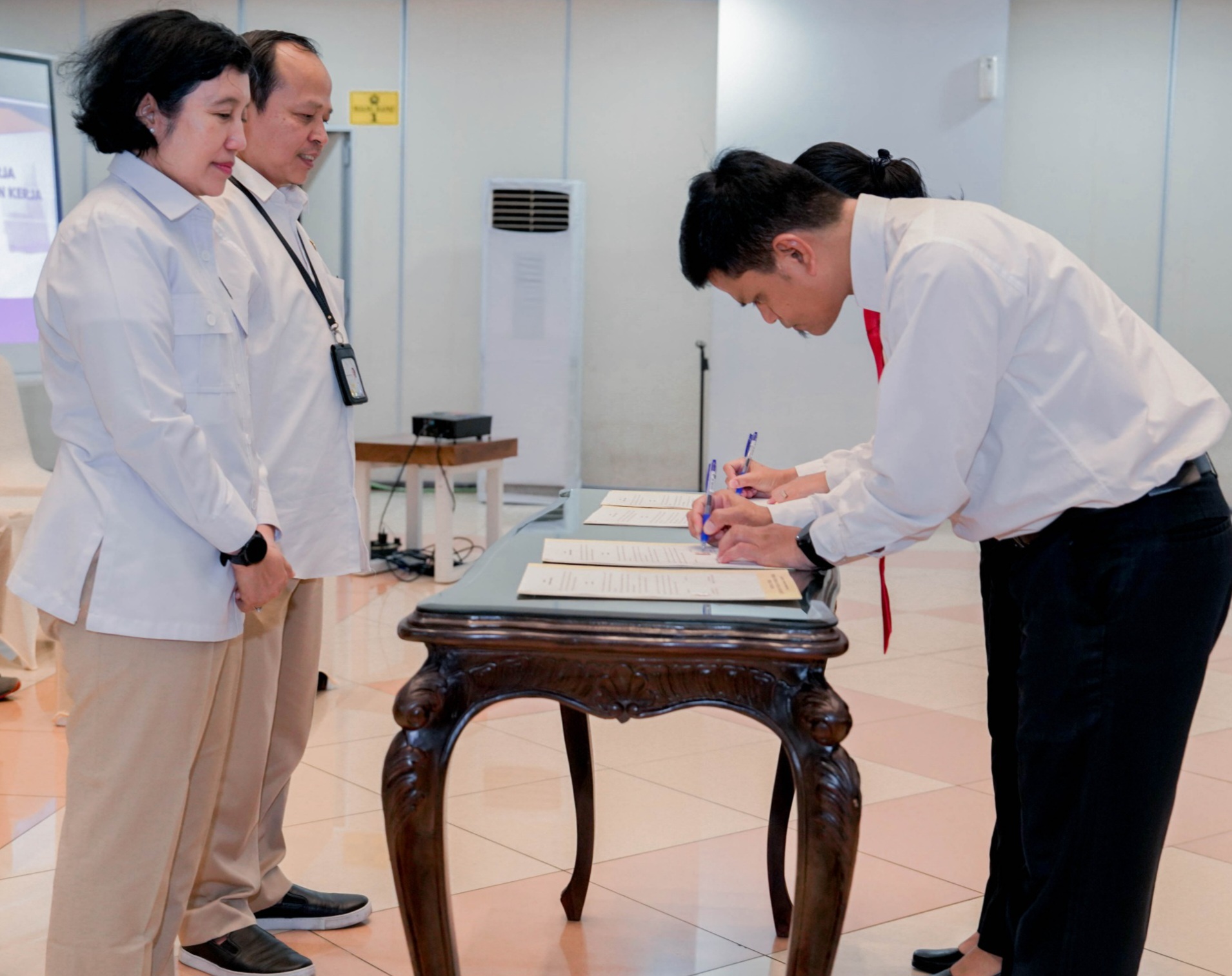 203 Calon PPPK Kementerian ESDM Tanda Tangani Perjanjian Kerja