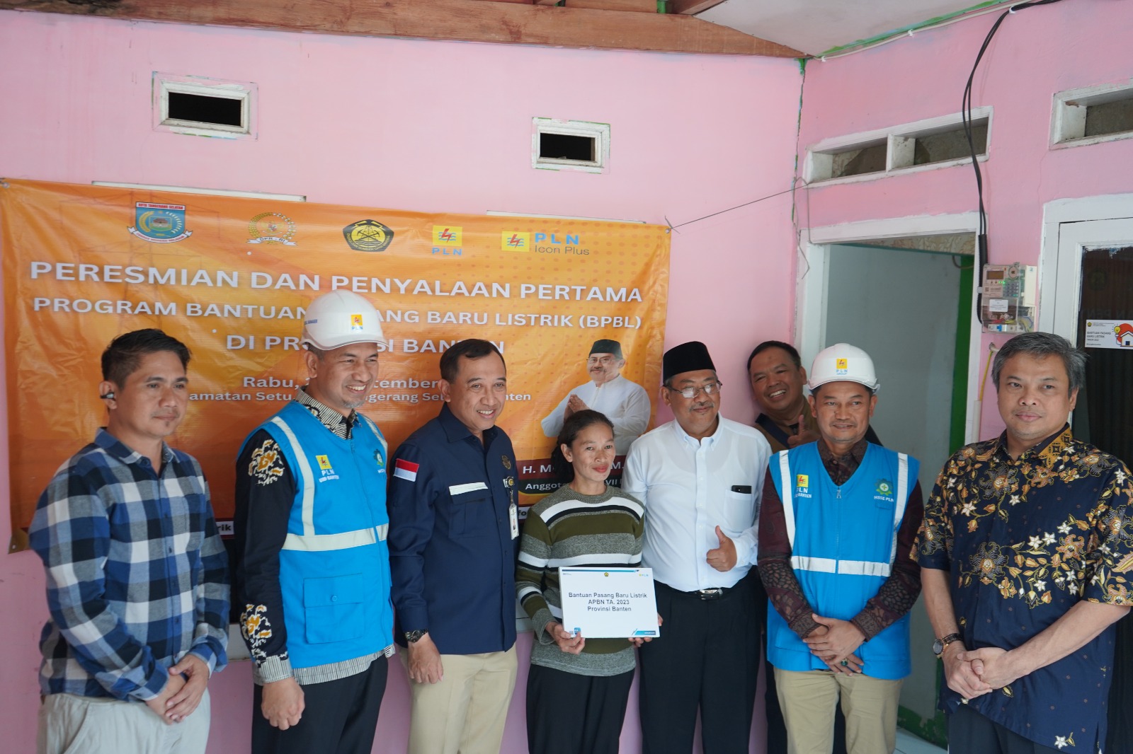 2.500 Rumah Tangga di Provinsi Banten Terima Bantuan Pasang Baru Listrik 