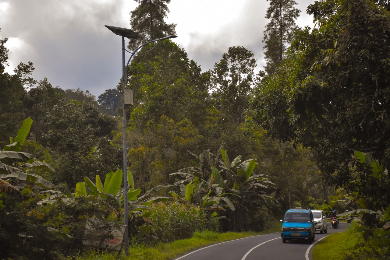 300 Unit PJU-TS untuk Sulut Diserahkan, Uang Rakyat Kembali ke Rakyat