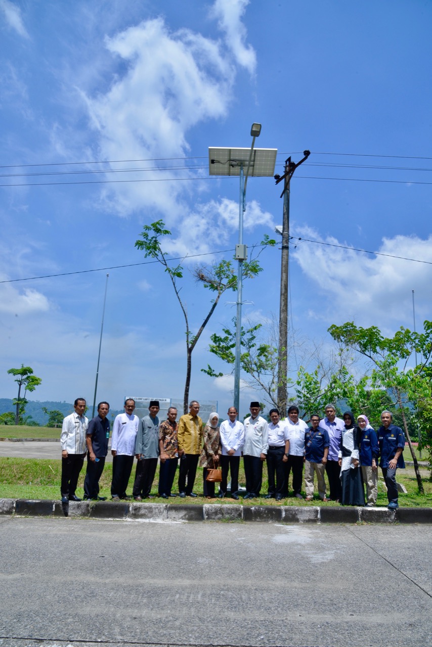 319 PJU-TS Terangi Kota Padang, Wamen ESDM: Energi Dinikmati Seluruh Lapisan Masyarakat
