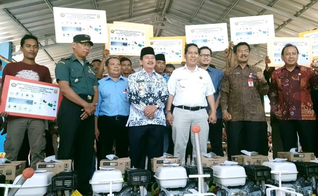 345 Paket Perdana Konkit Dibagikan untuk Nelayan Bandar Lampung