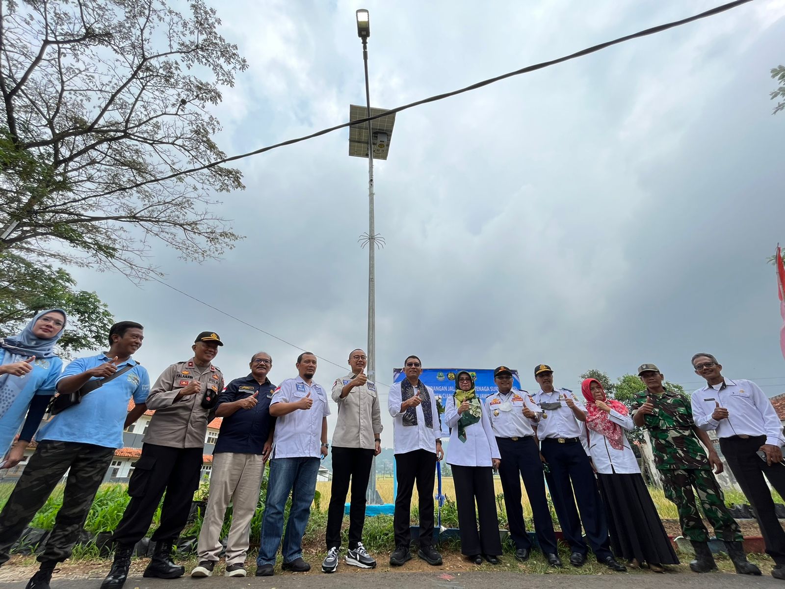 500 PJU-TS Hadir Di Cianjur, Ekonomi Desa Tambah Makmur