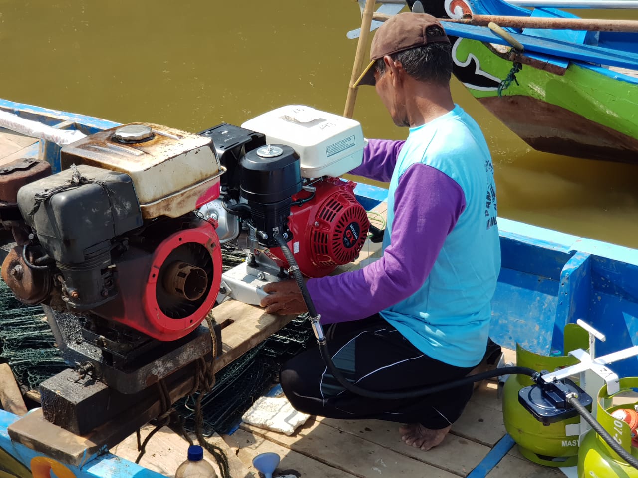 556 Paket Konkit Dibagikan, Nelayan Semarang Hemat Biaya Melaut