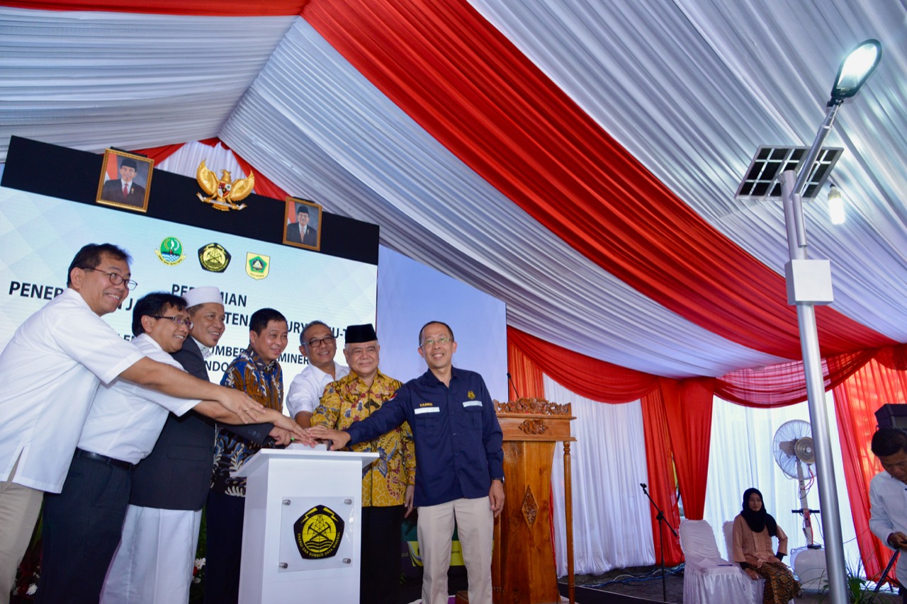 900 Unit Penerangan Jalan Tenaga Surya Terangi Bogor: Kurangi Polusi, Turunkan Angka Kriminalitas 